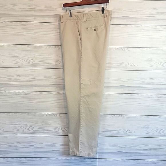 Dockers D4 relaxed fit true chino khaki pants Men's Size 38X32 - Picture 1 of 15